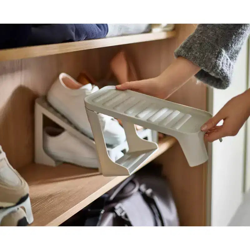 Joseph Joseph 6pk Shoe-in Compact Space-Saving Shoe Organiser: Off-White Polypropylene Freestanding Rack, Holds 6 Pairs