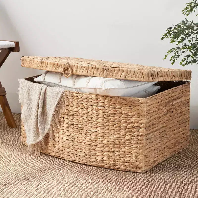 SOL HOME 26"x19"x14" Malle Rectangulaire Ludmilla en Jacinthe d'eau Tressée Marron Naturel : Coffre de Rangement, Cadre en Fer