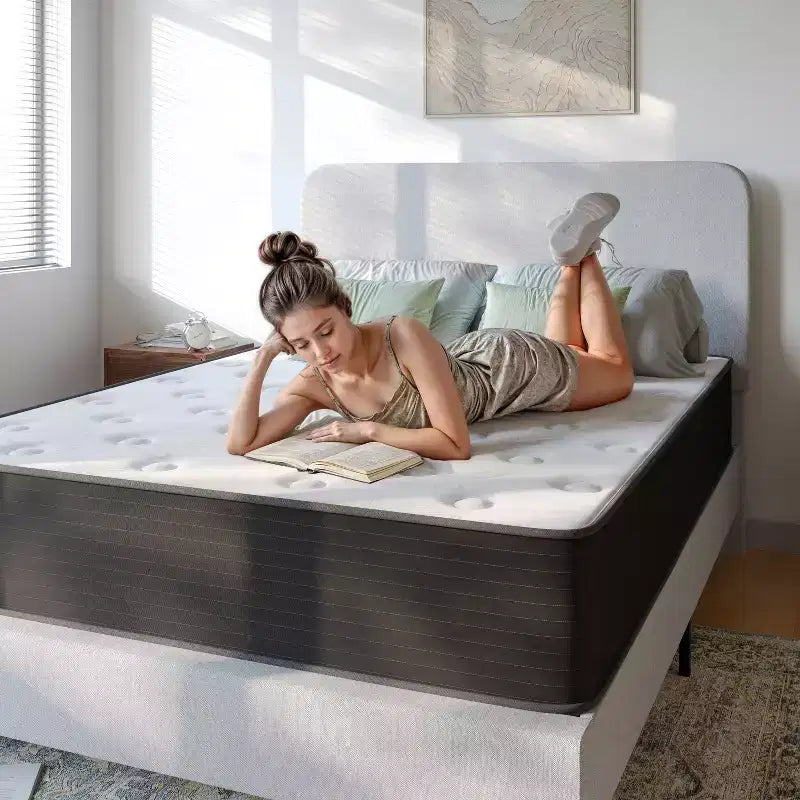 Matelas hybride Emma et Oliver de 12 pouces, en mousse haute densité rafraîchissante et ressorts ensachés en boîte, mousse certifiée CertiPur-US, Blanc/Noir