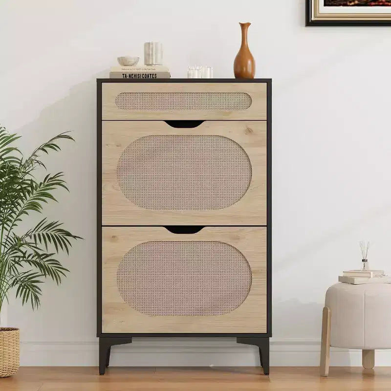 Meuble à chaussures DobleePy en chêne et rotin, rangement à chaussures à 3 niveaux avec 2 tiroirs basculants et 1 tiroir coulissant, étagère réglable, organiseur étroit pour entrée