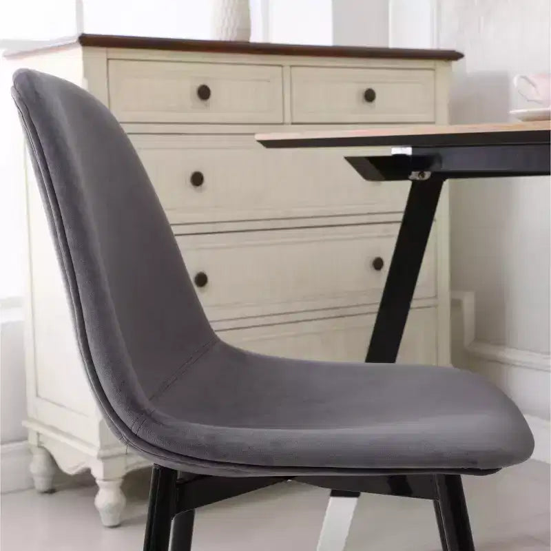 Lot de 4 chaises de salle à manger modernes Okak en tissu, avec dossier incurvé et pieds métalliques inclinés, chaises d'appoint pour cuisine et salle à manger