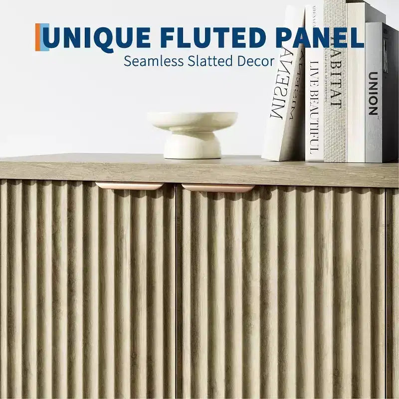 Bahut moderne cannelé en bois avec 4 portes et étagère réglable, plateau spacieux, console polyvalente pour buffet et bar à café pour salle à manger
