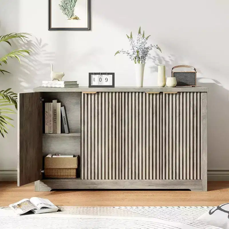 Bahut moderne cannelé en bois avec 4 portes et étagère réglable, plateau spacieux, console polyvalente pour buffet et bar à café pour salle à manger