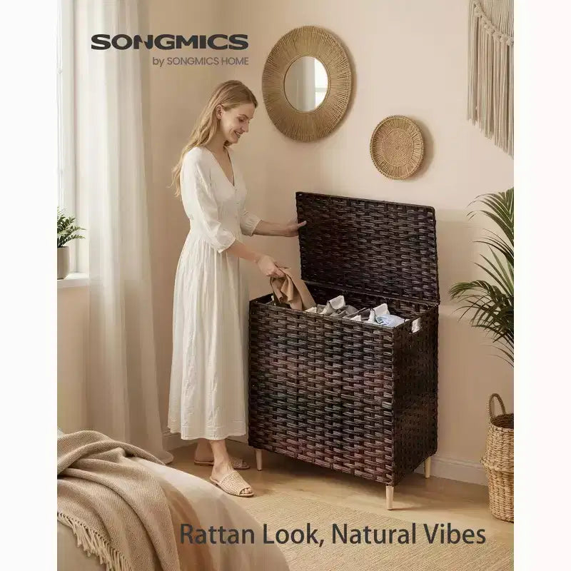 Corbeille à linge SONGMICS avec couvercle, panier à linge en rotin PE avec sac de doublure amovible, panier de rangement, trieur à 3 sections, 160 L