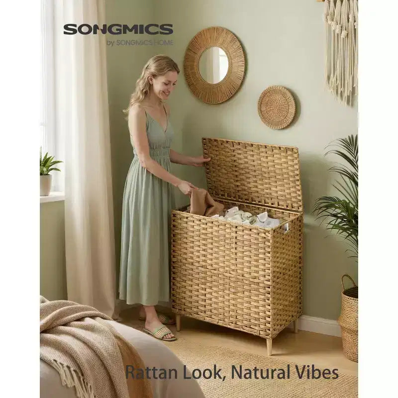Corbeille à linge SONGMICS avec couvercle, panier à linge en rotin PE avec sac de doublure amovible, panier de rangement, trieur à 3 sections, 160 L
