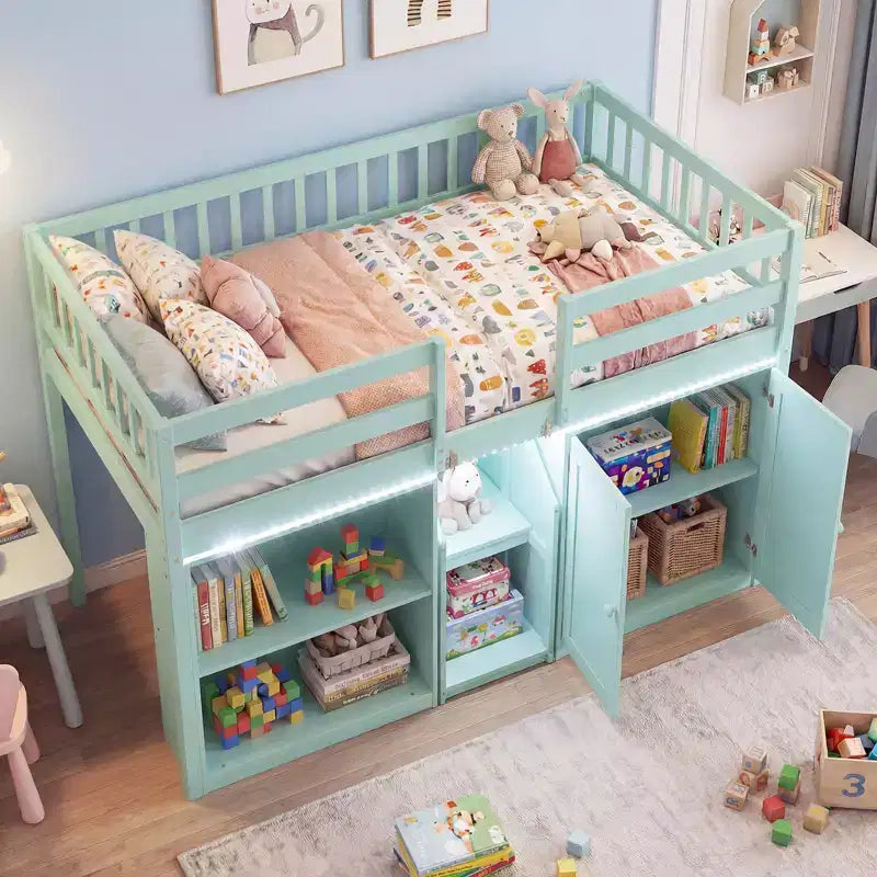 Lit mezzanine bas Costway avec lumière LED, escalier et garde-corps, lit jumeau moderne en bois pour enfants Blanc/Vert menthe/Gris