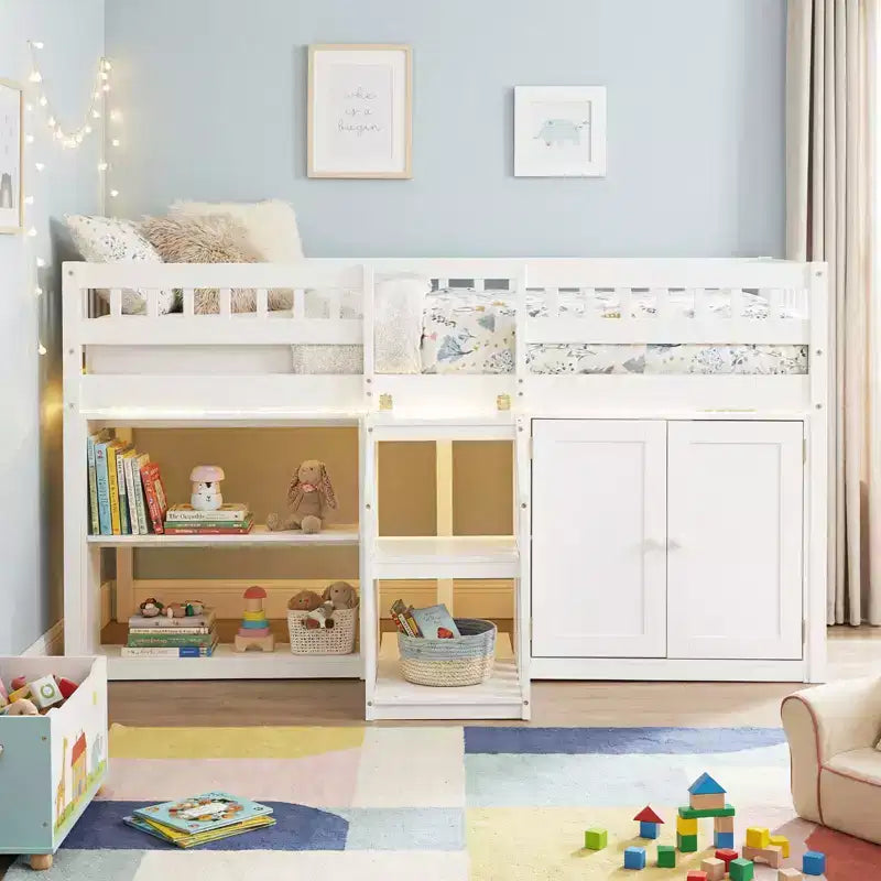 Lit mezzanine bas Costway avec lumière LED, escalier et garde-corps, lit jumeau moderne en bois pour enfants Blanc/Vert menthe/Gris