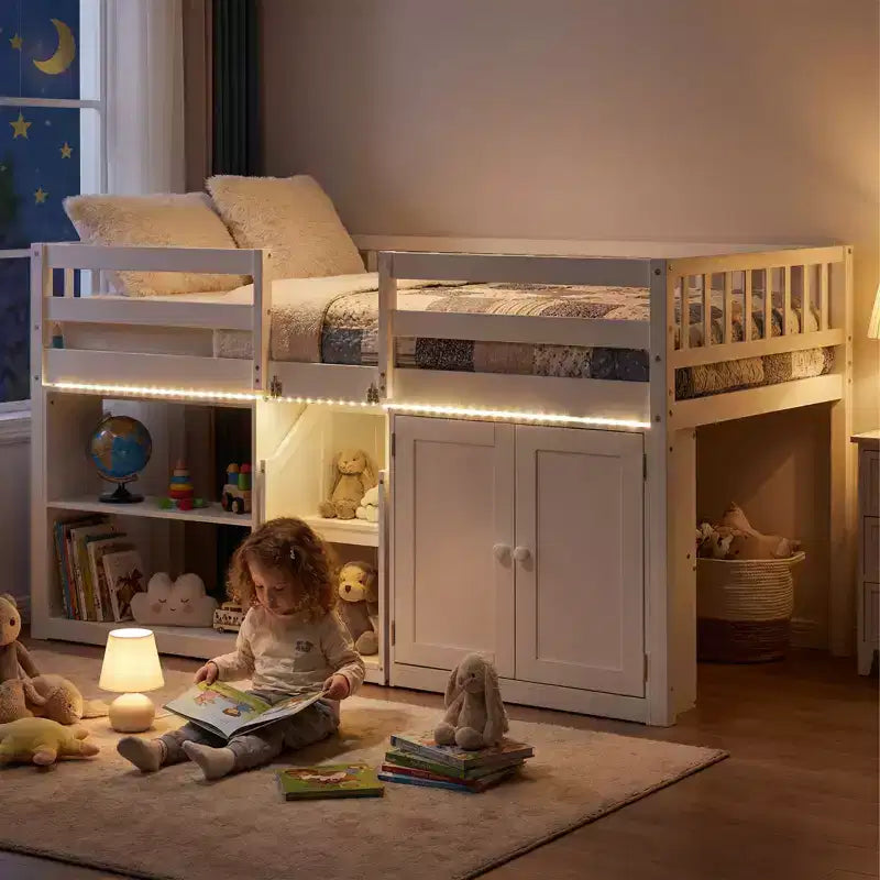 Lit mezzanine bas Costway avec lumière LED, escalier et garde-corps, lit jumeau moderne en bois pour enfants Blanc/Vert menthe/Gris