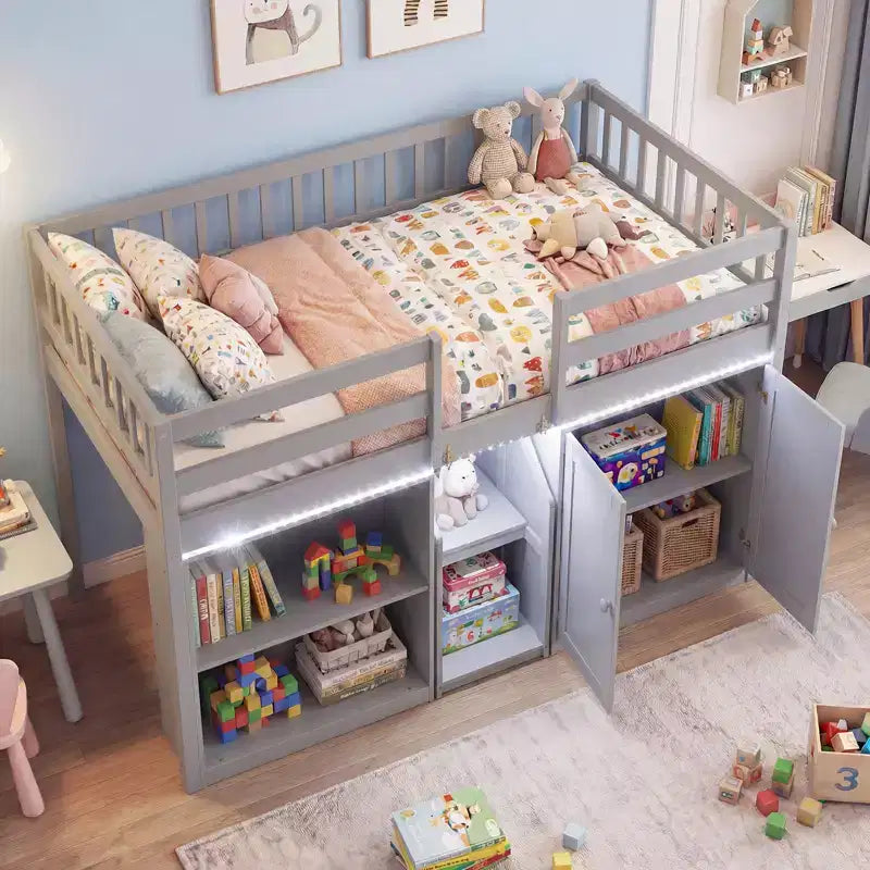 Lit mezzanine bas Costway avec lumière LED, escalier et garde-corps, lit jumeau moderne en bois pour enfants Blanc/Vert menthe/Gris