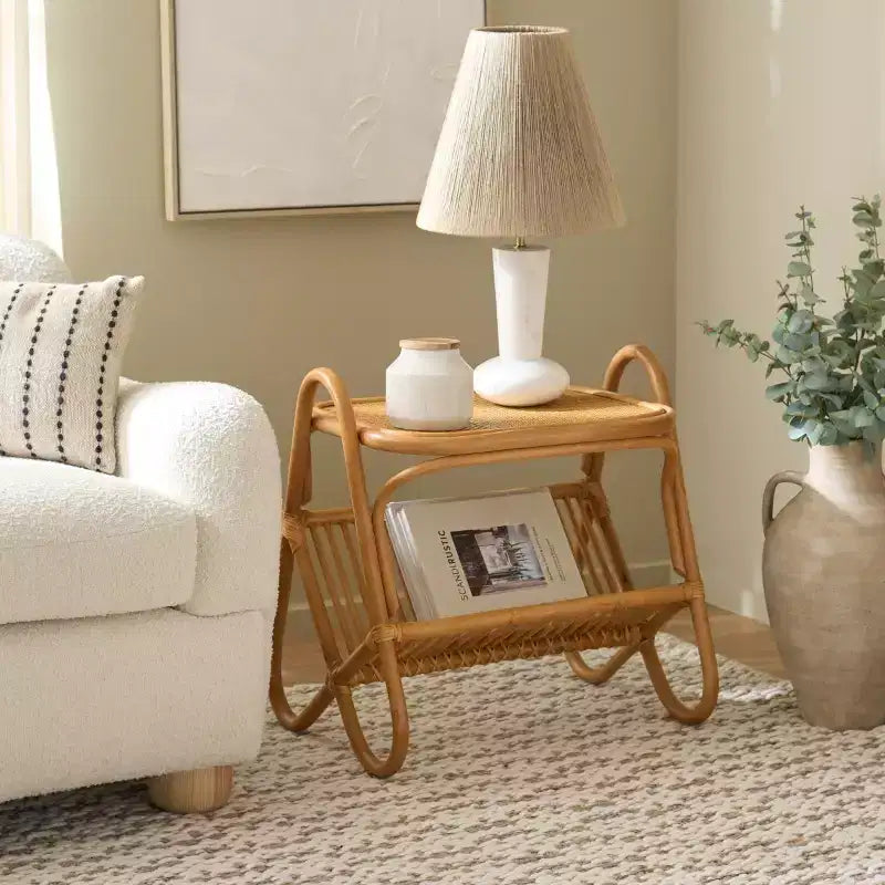 Table d'appoint porte-revues en rotin Bayard - CWK3017 - Naturel - Safavieh Couture