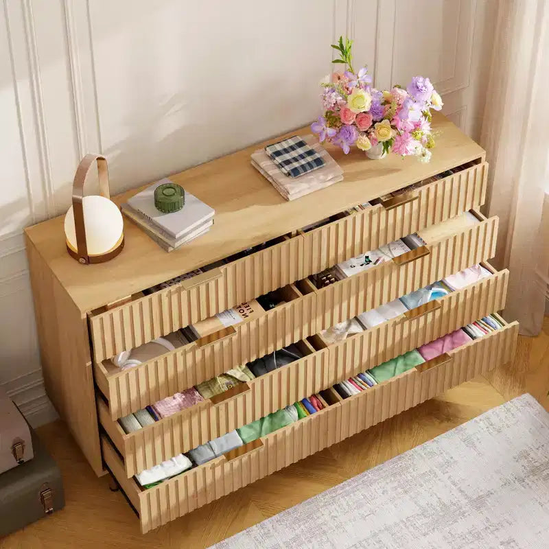 Commode cannelée à 8 tiroirs – Double commode de 137 cm de large avec tiroirs profonds, meuble de rangement en bois et support TV