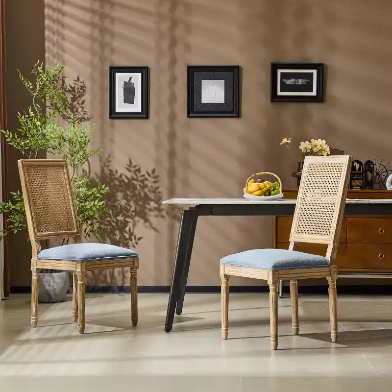 Christopher Knight Home Lot de 2 Chaises de Salle à Manger Peyton en Tissu, Bois et Rotin de Style Campagne Française, Bleu Ardoise