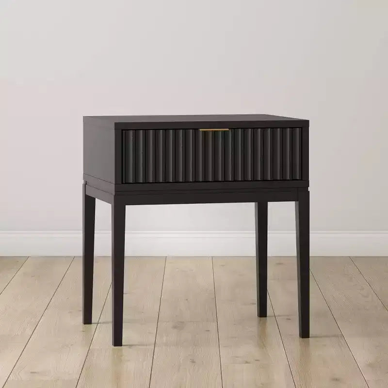 Nathan James Jasper Table de Chevet Noire en Bois Cannelé