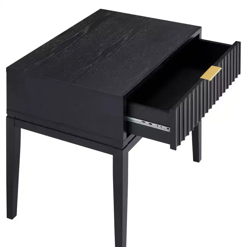 Nathan James Jasper Table de Chevet Noire en Bois Cannelé