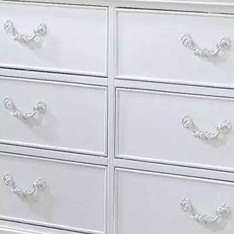 Commode Estrella 142 cm avec finition blanche, de la marque Acme Furniture