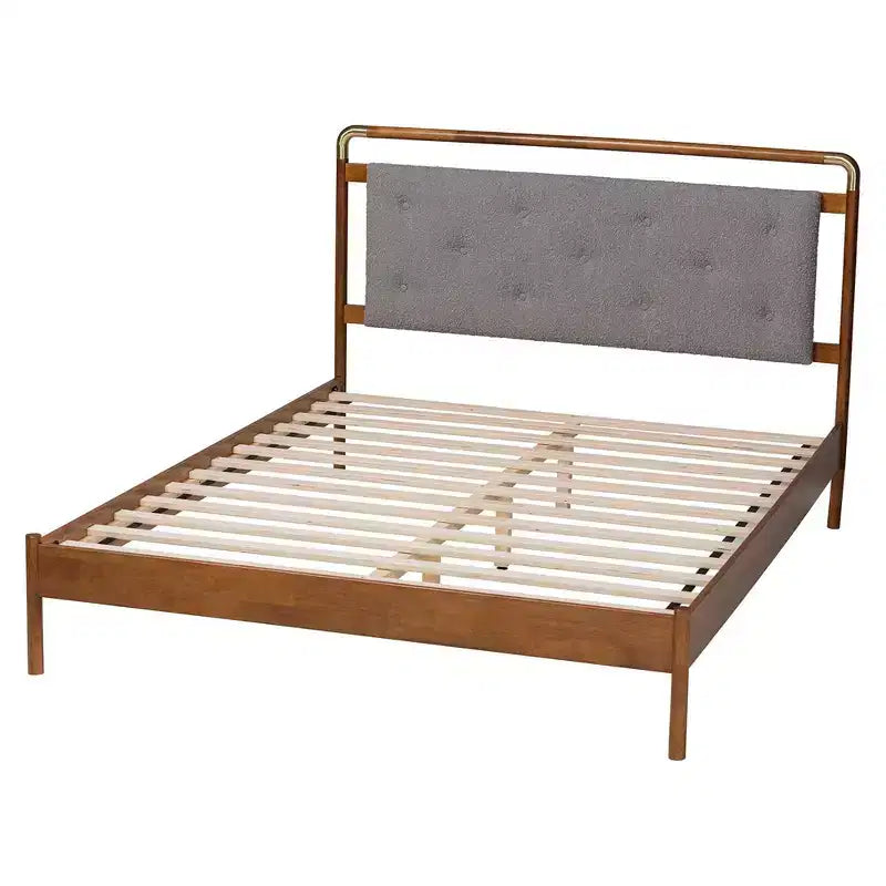 Lit plateforme Edwina en tissu bouclé et bois, format Queen size, gris clair/noyer marron, par Baxton Studio