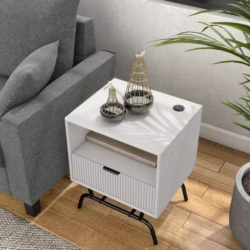 24/7 Shop At Home 18 Meadowgrove Table d'appoint moderne 1 tiroir avec ports USB et étagère