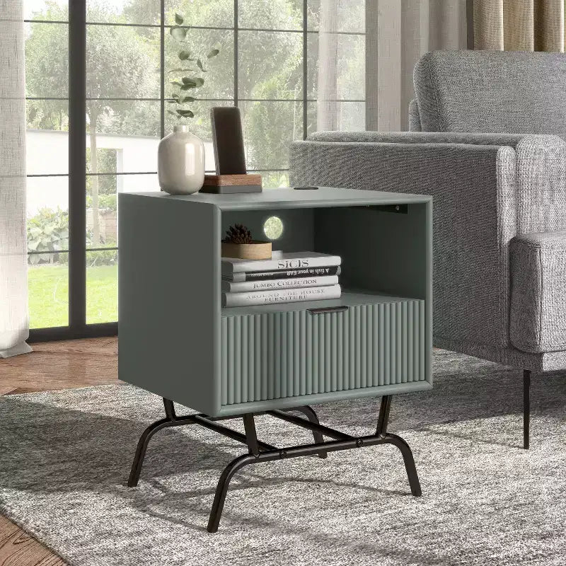 24/7 Shop At Home 18 Meadowgrove Table d'appoint moderne 1 tiroir avec ports USB et étagère