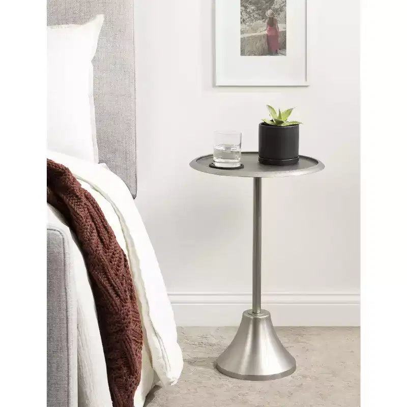 Kate and Laurel Sanzo Metal Side Table