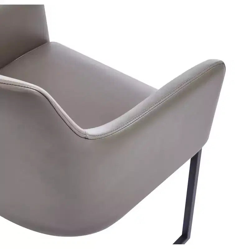 Chaise de salle à manger capitonnée en similicuir Serena - Manhattan Comfort