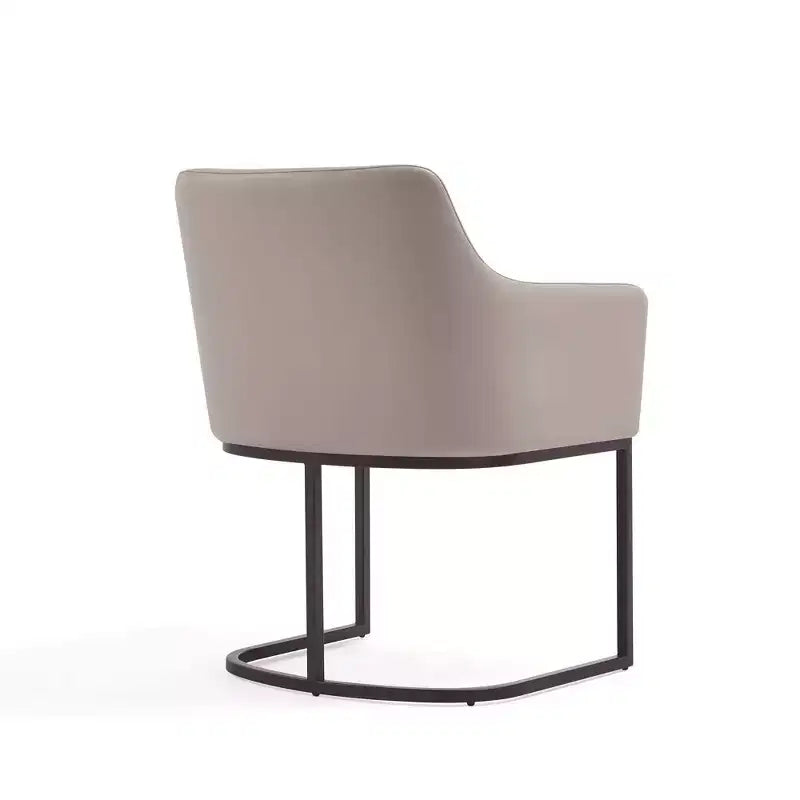 Chaise de salle à manger capitonnée en similicuir Serena - Manhattan Comfort