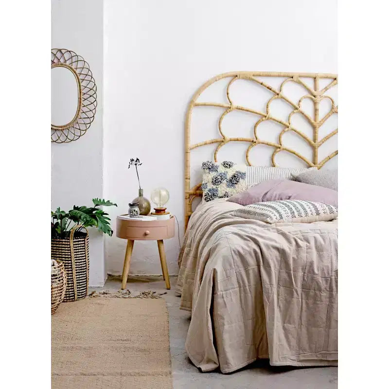 Tête de lit arquée en rotin naturel Storied Home