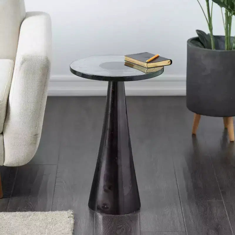 Table d'appoint Olivia & May de 56 cm en aluminium, conique et géométrique, avec plateau en verre texturé