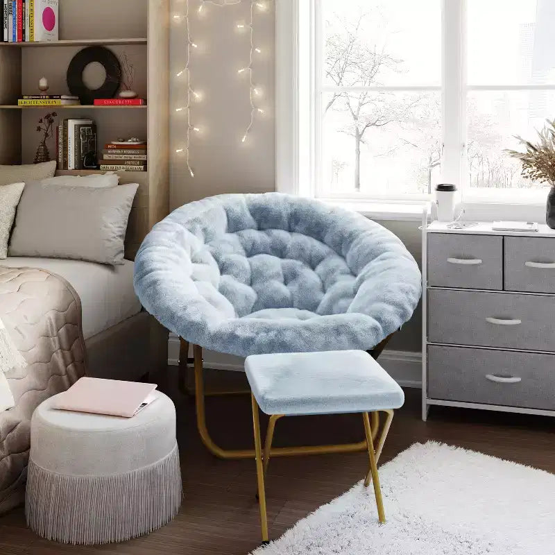 Fauteuil lune pliant en fausse fourrure Flash Furniture Gwen 38 Oversize avec pouf pliant pour dortoir et chambre à coucher