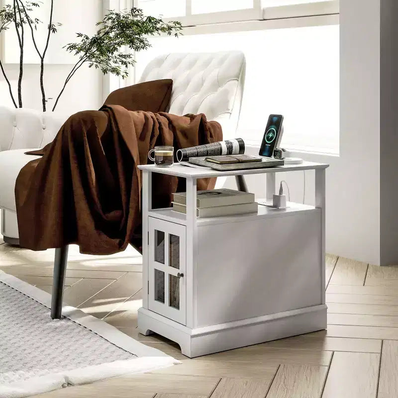 Table d'appoint HOMCOM avec station de charge, Table d'appoint étroite avec ports USB et prises, Rangement dissimulé et étagère ouverte pour salon