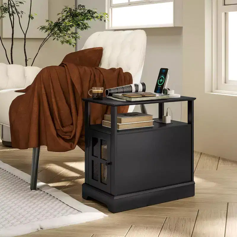 Table d'appoint HOMCOM avec station de charge, Table d'appoint étroite avec ports USB et prises, Rangement dissimulé et étagère ouverte pour salon