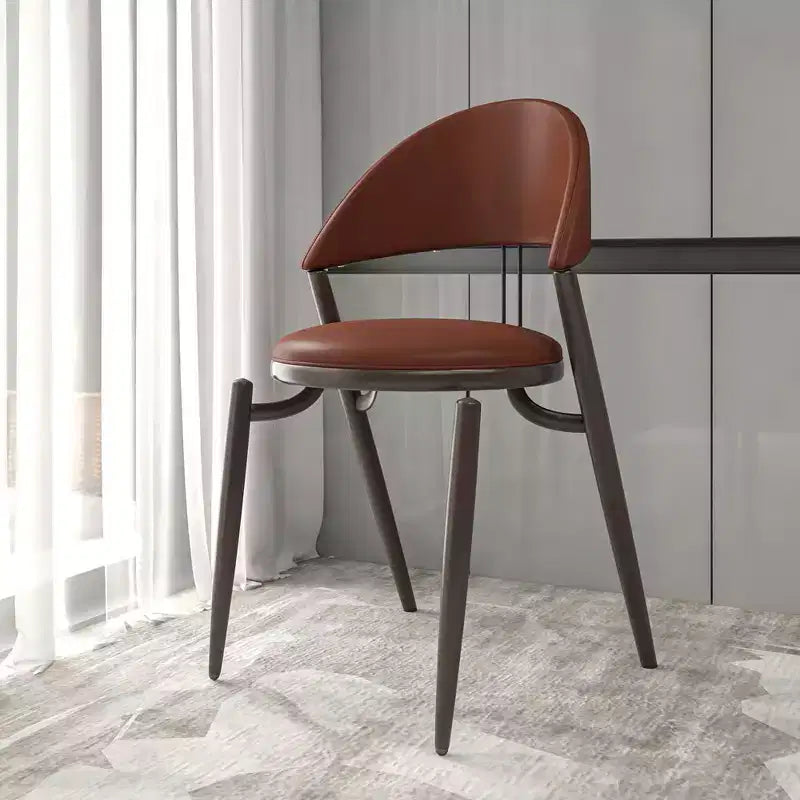 Chaise de salle à manger moderne LeisureMod Venice en cuir, chaise d'appoint rembourrée à dossier ouvert, avec pieds en métal, chaise de salle à manger sans assemblage, lot de 4