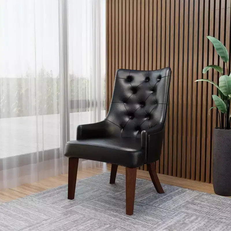Chaise de salle à manger LeisureMod en velours de cuir capitonné avec dossier haut et pieds en hévéa teinté