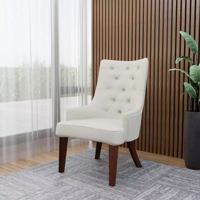 Chaise de salle à manger LeisureMod en velours de cuir capitonné avec dossier haut et pieds en hévéa teinté