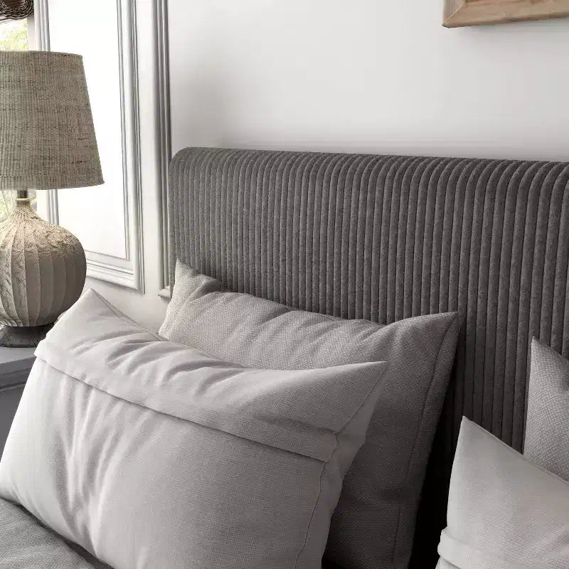 Lit plateforme Queen miBasics Beckman en velours côtelé avec housse amovible
